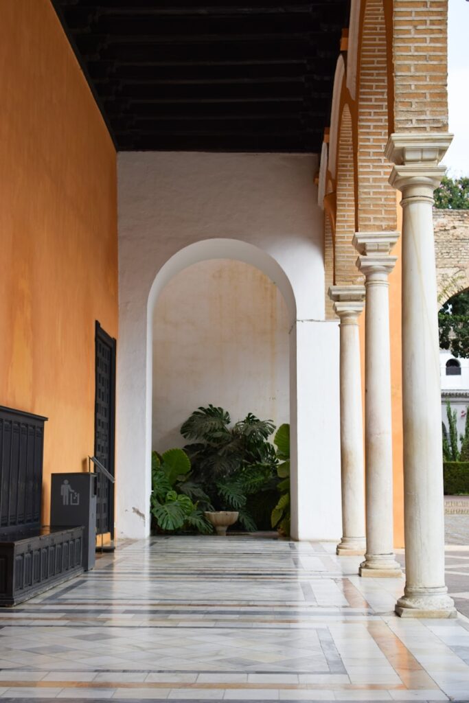 Arcades et colonnes andalouses – agence immobilière francophone en Espagne