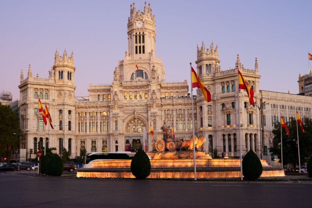 Investir dans l’immobilier à Madrid en 2026 – Vue du centre-ville et quartiers d’affaires